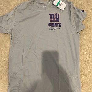 XL New York Giants team issued short sleeve T-shirt with tags.